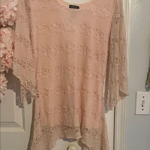 Chic Lace Blouse in Soft Pink